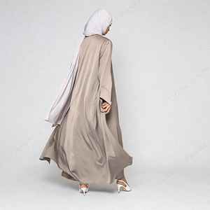Mujeres musulmanas Abaya 2 piezas Set Premium Satin Open Abaya con vestido interior Listo Stock Maxi Islámico Musulmán Dubai Eid Abaya al por mayor - Product Image 6