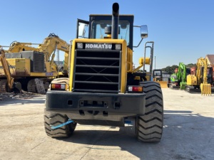 Chargeur sur pneus avant Komatsu WA380 de haute qualité de 3 tonnes utilisé avec pompe à moteur - Product Image 6