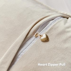 Taies d'oreiller en polyester haute densité avec détails de passepoil raffinés pour toutes les saisons - Product Image 6