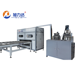 Machine de pulvérisation de colle et de pressage de panneaux pour l'isolation des vérandas, à faible consommation de colle, machine à colle thermofusible, machine de pulvérisation de colle - Product Image 1