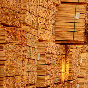 ไม้ยางพาราคุณภาพพรีเมียมจากประเทศไทย ไม้แปรรูปสำหรับงานก่อสร้างและการผลิตที่มีประสิทธิภาพ - Product Image 1