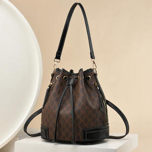 Venta al por Mayor Directa de Fábrica, Bolsos de Mujer en Color Contrastante, Bolsos Cruzados Tipo Cubo, Bolsos de Hombro de Diseñador - Product Image 4