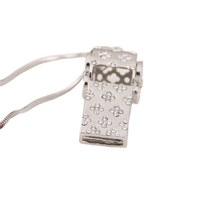 Silbato de Diamante con Diseño de Moda para <span class=keywords><strong>Mujer</strong></span>, Trébol de Cuatro Hojas, Metal de Titanio, Silbato de Autodefensa - Product Image 1