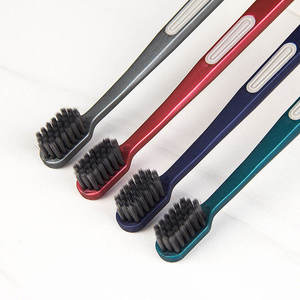 Cepillo de Dientes con Mango Metálico Cónico y Cerdas de PBT Medianas para Uso Doméstico en Adultos - Product Image 6
