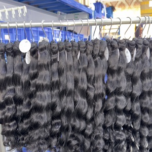Extensions de <span class=keywords><strong>cheveux</strong></span> humains bruts indiens ondulés et <span class=keywords><strong>bouclés</strong></span> les plus vendues, 100 % naturels, <span class=keywords><strong>cheveux</strong></span> <span class=keywords><strong>bouclés</strong></span> vietnamiens et birmans, mèches de <span class=keywords><strong>cheveux</strong></span> non traités - Product Image 1