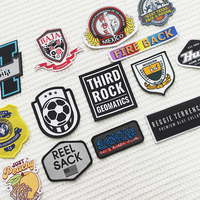 Veste en toile personnalisée avec logo brodé, patchs thermocollants, badges pour vêtements et chapeaux