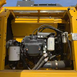 Excavatrice hydraulique Komatsu PC240 d'occasion de haute qualité, idéale pour les travaux d'ingénierie municipale et la construction routière - Product Image 2