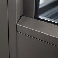 Porte patio pliante moderne insonorisée en aluminium, avec revêtement poudré et verre certifié, pour projets de construction résidentielle