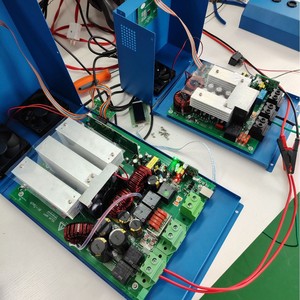 Công suất cao <span class=keywords><strong>MPPT</strong></span> phí năng lượng mặt trời điều khiển PCB Board 30A <span class=keywords><strong>60A</strong></span> 120A 3KW để 13kw 12V đến 96V có thể điều chỉnh OEM ODM - Product Image 1