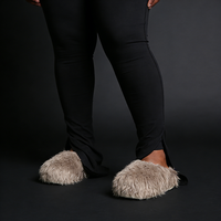 Mules en peluche personnalisées avec logo, légères et confortables, en fausse fourrure épaisse, claquettes d'extérieur en EVA pour femmes