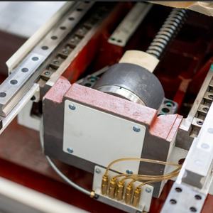 Centre d'usinage vertical CNC <span class=keywords><strong>pour</strong></span> le traitement des métaux VMC1270, centre d'usinage CNC jusqu'à 5 axes - Product Image 3