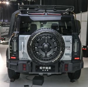 Jetour T2 2025 2.0TD 4WD Édition Peace Elite God Of War Chery Jetour T2 2024/2025 Essence/Hybride – Nouveau véhicule en stock à vendre - Product Image 5