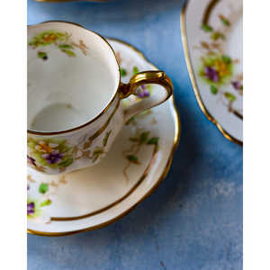 Tasse à thé en porcelaine anglaise personnalisable de 200 ml avec motif floral classique de violettes pour le thé et le café, pour les boissons et les promotions - Product Image 5