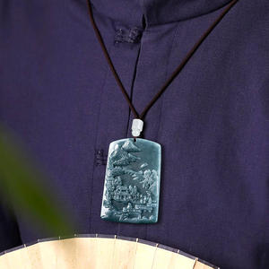 Pendentif en Jade Naturel de Jadéite Bleue, Motif Paysage Montagneux et Carte de Résidence, Design Original UNISEXE SS09 - Product Image 4