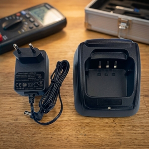 Desktop-Ladegerät & Akku-Set für AnyTone AT-<span class=keywords><strong>D878UV</strong></span> AT-D878UVII DMR Digitales Zweiwege-Funkgerät QB-44HL Li-Ionen-Akku - Product Image 1