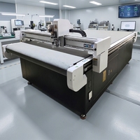 Machine de découpe à couteau oscillant CNC Rongchi 1625 avec deux têtes de coupe 1500x2600mm Haute efficacité pour matériaux multicouches