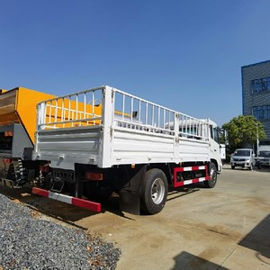 Camión Dongfeng 4x2 de 6 Ruedas para Transporte de Ganado, Volante a la Derecha/Izquierda, Camión de Carga con Reja - Product Image 6