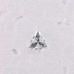 Pietra Moissanite Taglio Triangolare Sciolto di Alta Qualità Direttamente dalla Fabbrica SICGEM, Colore D, Purezza VVS1 - Product Image 2