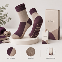 Chaussettes fantaisie à blocs de couleurs pour festival, prune taupe, en coton et élasthanne, motif artistique répétitif, avec bord tricoté, talon et bout renforcés