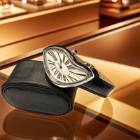 Montre PINTIME PT3287L Rétro Médiévale Alien Y2K pour Hommes et Femmes, Bracelet en Cuir, Mouvement Quartz Avancé, Design Irrégulier