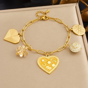 European American Style Heart Charm Bracelet Gold Plated Zinc Alloy Women's Jewelry Gift Accessory - Product Image 1