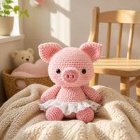 Poupée en peluche tricotée pas chère en forme de cochon, personnalisée avec jupe en dentelle, jouet tricoté en gros, poupée en peluche tricotée en forme de cochon