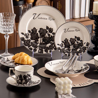 Luxus weißes Porzellan Geschirr Set schwarz Rose Muster Silber Rand Hochzeit Geschirr für Restaurant Dining Cup Kit enthalten