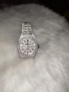 Reloj de diamantes personalizado de lujo para hombres y mujeres Reloj de pulsera de cuarzo de acero inoxidable helado de gama alta con diamantes simulados completos - Product Image 4