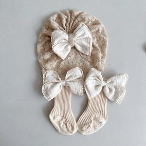 Conjunto de Gorro y Calcetines para Bebé Recién Nacido, Estilo Casual, Tejido de Algodón, Antideslizante, Color Sólido, con Lazo, para Niñas, Venta al Por Mayor - Product Image 3