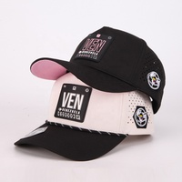 Casquette de golf imperméable à l'eau avec logo personnalisé casquette perforée découpée au laser 5 panneaux de haute qualité pour homme Casquettes de baseball pour sport de plein air