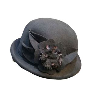 Béret en feutre de laine de luxe personnalisé pour femme, élégant chapeau d'équitation Cloche, chapeau formel d'hiver pour l'église, avec garniture florale pour fêtes - Product Image 5