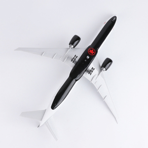 Modèle d'avion Boeing 777 <span class=keywords><strong>Air</strong></span> <span class=keywords><strong>Canada</strong></span> en résine avec train d'atterrissage et base en bois – Réplique de ligne aérienne, objet de collection, décoration d'intérieur, cadeau d'entreprise - Product Image 4