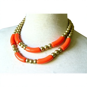 Collier vintage bohème en résine et agate, orné d'un pendentif en pierre, élégant, unisexe, bijoux tendance pour mariage ou fête, pour femme. - Product Image 5