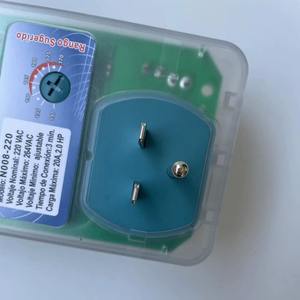 เครื่องป้องกันไฟกระชากสำหรับตู้เย็นและทีวีในครัวเรือน กำลังไฟสูง รับประกัน 2 ปี 220V 20A แบบอเมริกาใต้ - Product Image 4