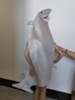 Costume de fête d'Halloween personnalisé sur le thème de l'océan, costume de cosplay de requin en polyester pour homme adulte