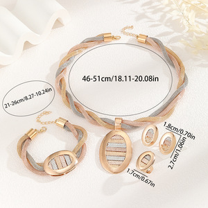 Ensemble de bijoux quatre pièces pour femmes Yili, style européen et américain, en alliage de cuivre plaqué <span class=keywords><strong>or</strong></span>, tendance, géométrique, chaîne en <span class=keywords><strong>maille</strong></span> tricolore - Product Image 3