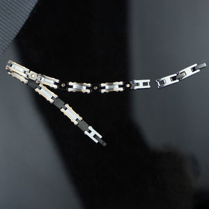 Bracciale da Uomo <span class=keywords><strong>di</strong></span> Nuovo Design in Acciaio Inossidabile 316 Premium con Finitura Lucida Regolabile, Gioiello e Accessorio da Polso in <span class=keywords><strong>Combinazione</strong></span> <span class=keywords><strong>di</strong></span> Stile Casual - Product Image 4