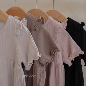 ชุดรอมเปอร์เด็กผู้หญิงแบรนด์ Peekaboo Melody สำหรับเด็กแรกเกิด ผลิตในเกาหลี ผ้าฝ้าย 95% ผสมสแปนเด็กซ์ 5% เหมาะสำหรับฤดูใบไม้ร่วงและทุกฤดู ชุดบอดี้สูทสำหรับใส่เล่นนอกบ้าน ติดกระดุม - Product Image 2