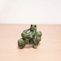 Vente en gros de figurines d'animaux en jade Xiuyan naturel sculpté, grenouille, pour la décoration et les cadeaux