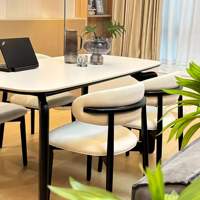 Meilleures ventes - Ensembles de salle à manger - Table à manger avec 4 chaises, idéale pour les repas en famille et les espaces de restauration commerciale