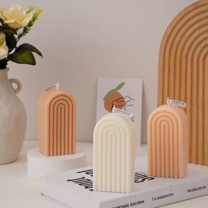 Bougies en cire de soja géométriques en forme d'arche, faites à la main, directement de l'usine, vente en gros pour séances photo, cadeaux d'anniversaire, faveurs de fête - Product Image 3