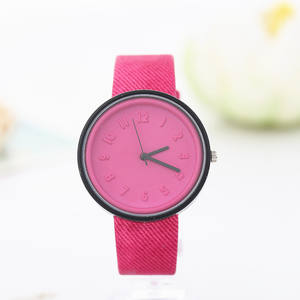 Reloj de Pulsera con Logotipo Personalizado al por Mayor, Nuevo Diseño, Reloj de Pulsera de Cuero, Reloj de Lujo Geneva, Rojo - Product Image 3