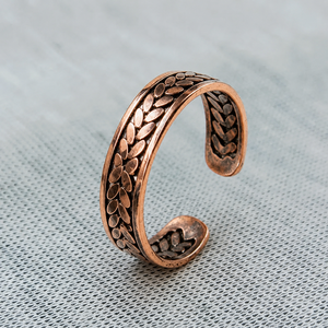 Bracelet manchette torsadé en fil de cuivre pur fait main pour hommes et femmes, soulagement de la douleur arthritique, bijou ajustable - Product Image 1