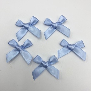 Venta al por mayor de lazos para el cabello de satén de estilo coreano coloridos y dulces, pinzas para el cabello de boutique para niñas pequeñas. - Product Image 2