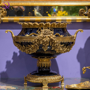 Jarrón de Porcelana Negra de Alta Calidad, Estilo Europeo, con Detalles en Latón, para Decoración del Hogar - Product Image 2