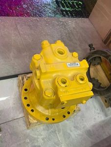 มอเตอร์ไฮดรอลิกสำหรับอุปกรณ์ขุดเจาะรุ่น Pc50mr-2-swing-motor 20U-26-00040 สำหรับระบบสวิง - Product Image 1