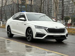 <span class=keywords><strong>Skoda</strong></span> <span class=keywords><strong>Octavia</strong></span> PRO <span class=keywords><strong>2021</strong></span> 1.4TSI Turbo Automático, Edición Deluxe con Asientos de Cuero, R16 y Cámara - Product Image 3