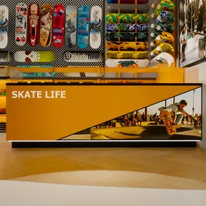 Customized Skateboard Deck Wall Mount Hanger Display Rack And Longboard Display Stand Metal Shelves For Sale