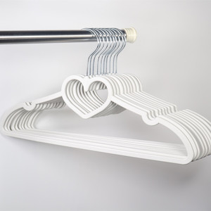 Chất Lượng Cao Siêu Mỏng Nhựa Không Trượt Móc Áo Tiết Kiệm Không Gian Rãnh Hình Trái Tim Giá Móc Duy Nhất Phòng Tắm Làm Sạch - Product Image 6