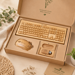 Ensemble d'accessoires de bureau Bamboo Lifestyle Collection avec clavier, souris, calculatrice, porte-stylo, haut-parleur, logo personnalisé - Product Image 4